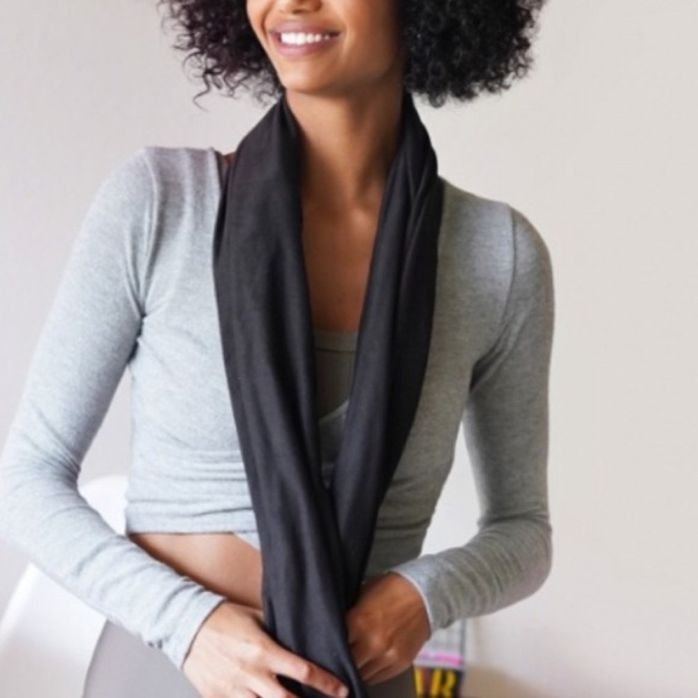 Beyond Yoga Pocket Infinity Scarf - Picture 3 of 13